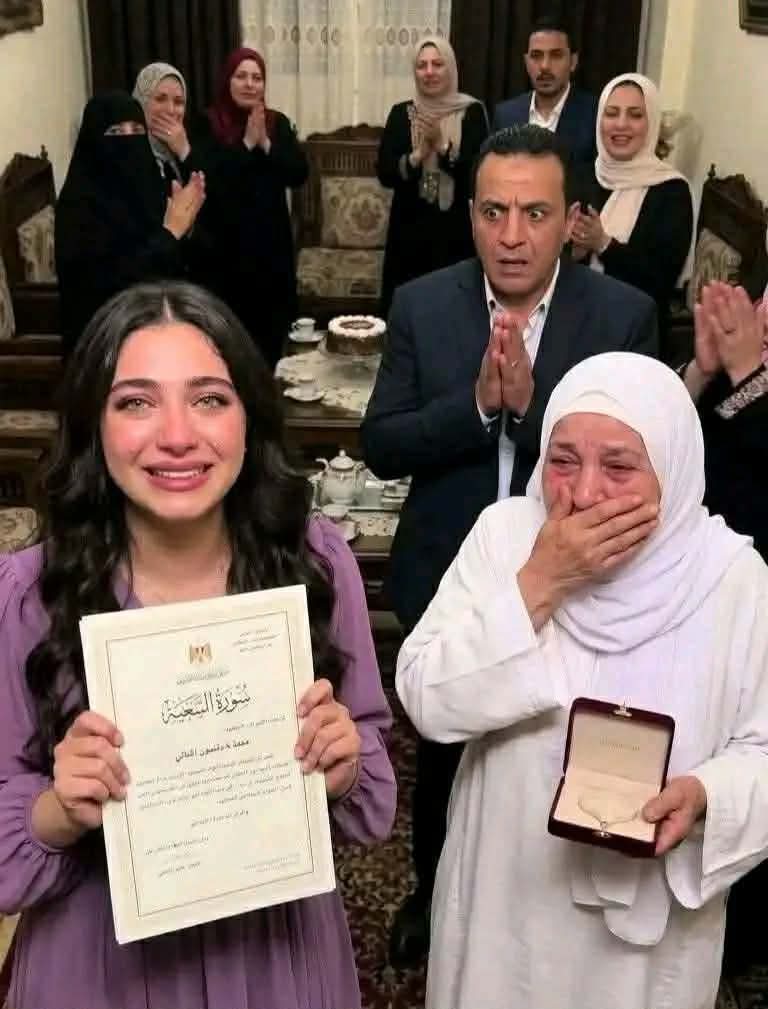 حماتى الحرباية قدمت لى ورقة طـ,ـلاقي هدية في حفلة عيد جوازي ، كانت مستنية